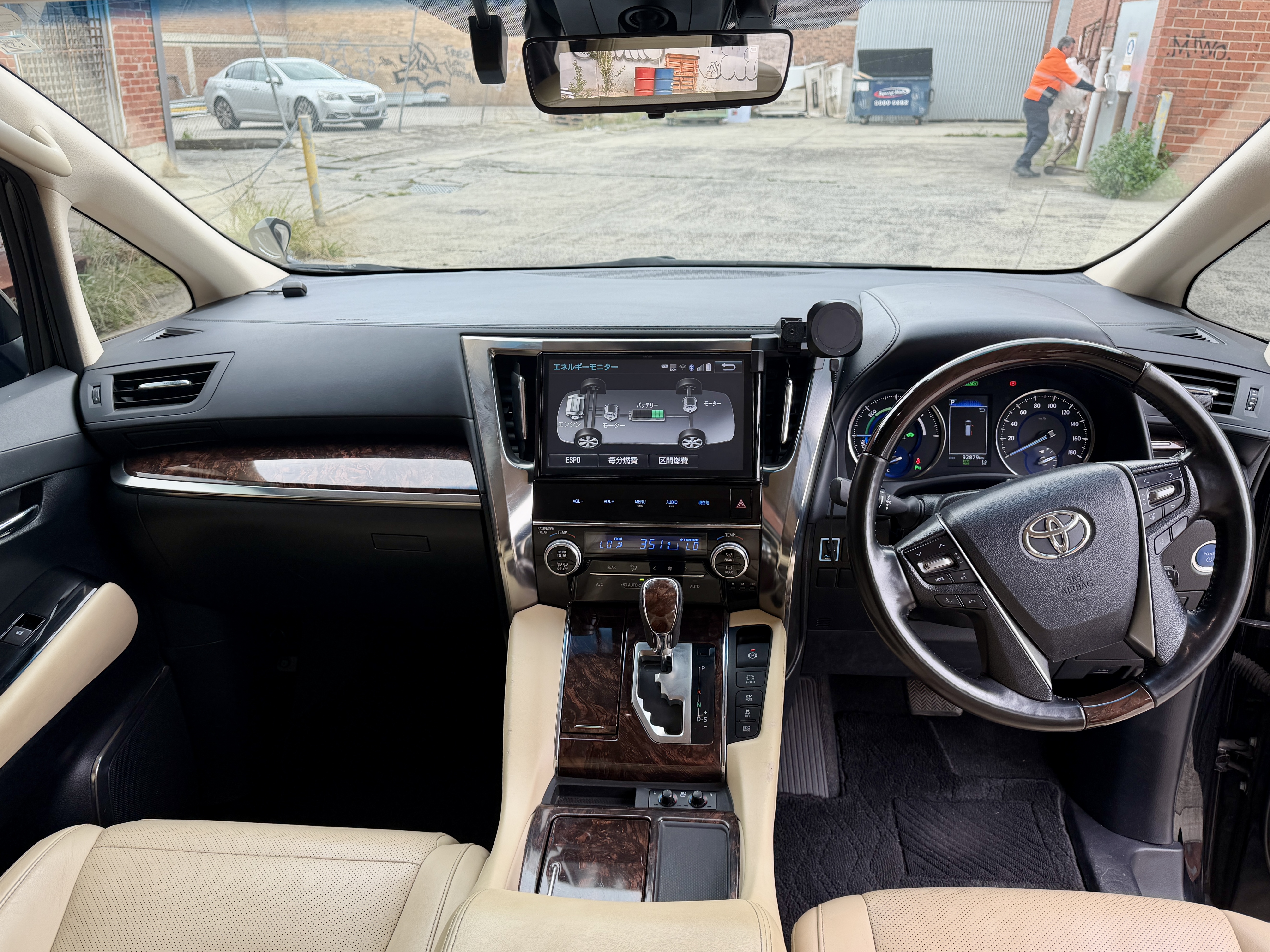 Toyota Alphard Executive Lounge photo 6